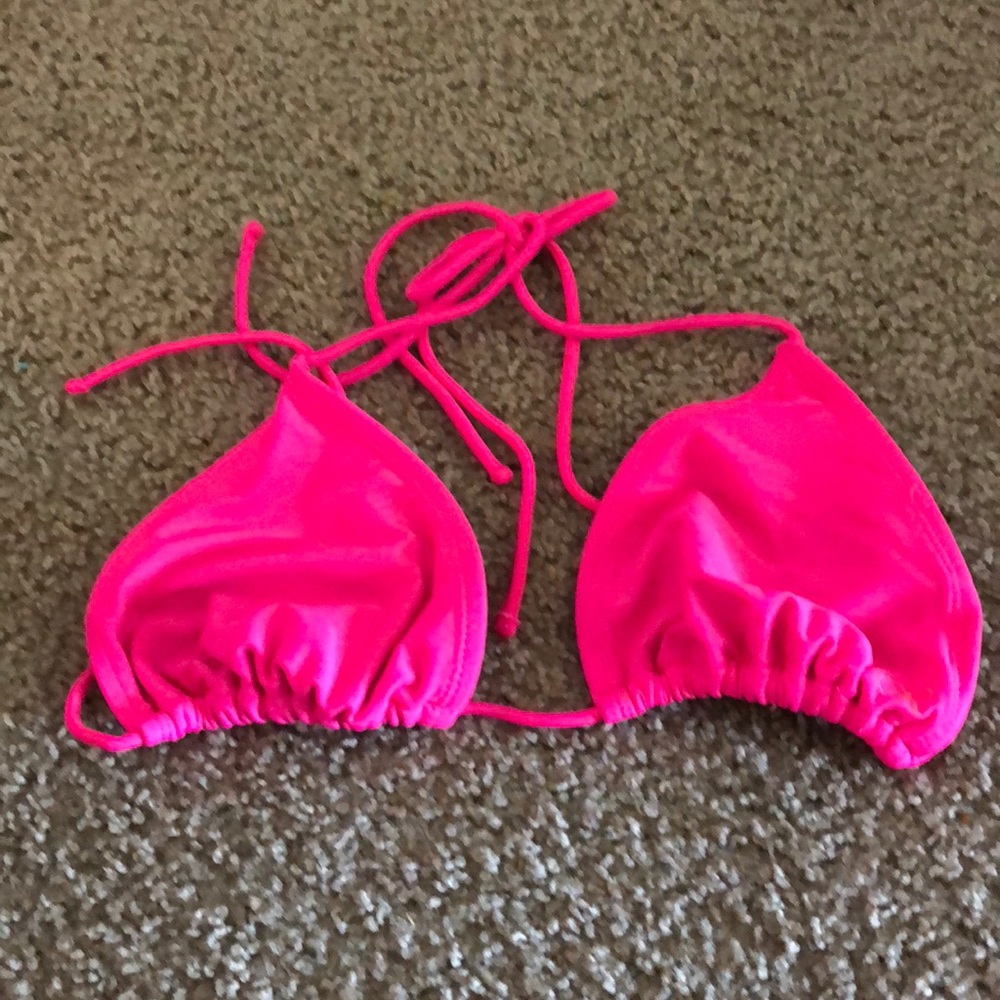 Pink triangle top